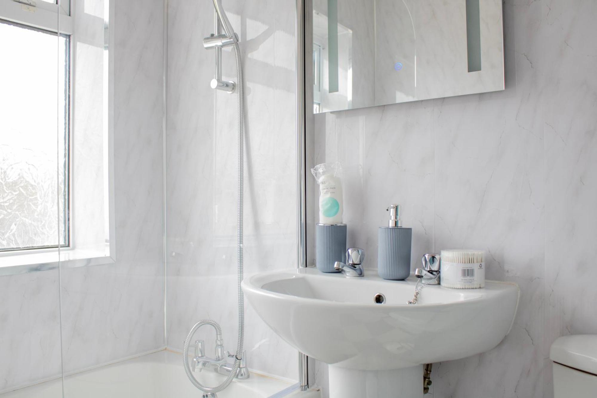 Harvard House, Stylish 3 Bedroom House In Solihull 5 Mins To The Nec, Bhx ,Jlr With Free Parking Birmingham Exterior photo