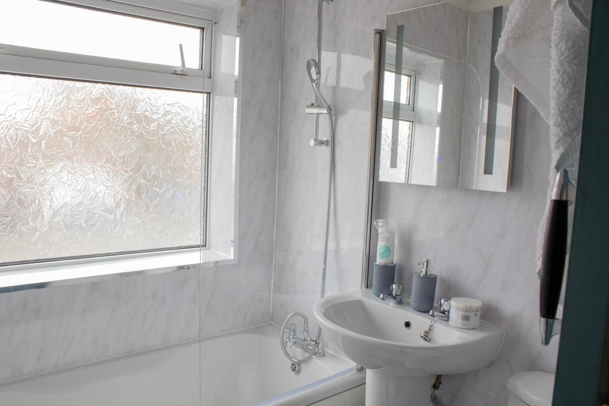 Harvard House, Stylish 3 Bedroom House In Solihull 5 Mins To The Nec, Bhx ,Jlr With Free Parking Birmingham Exterior photo
