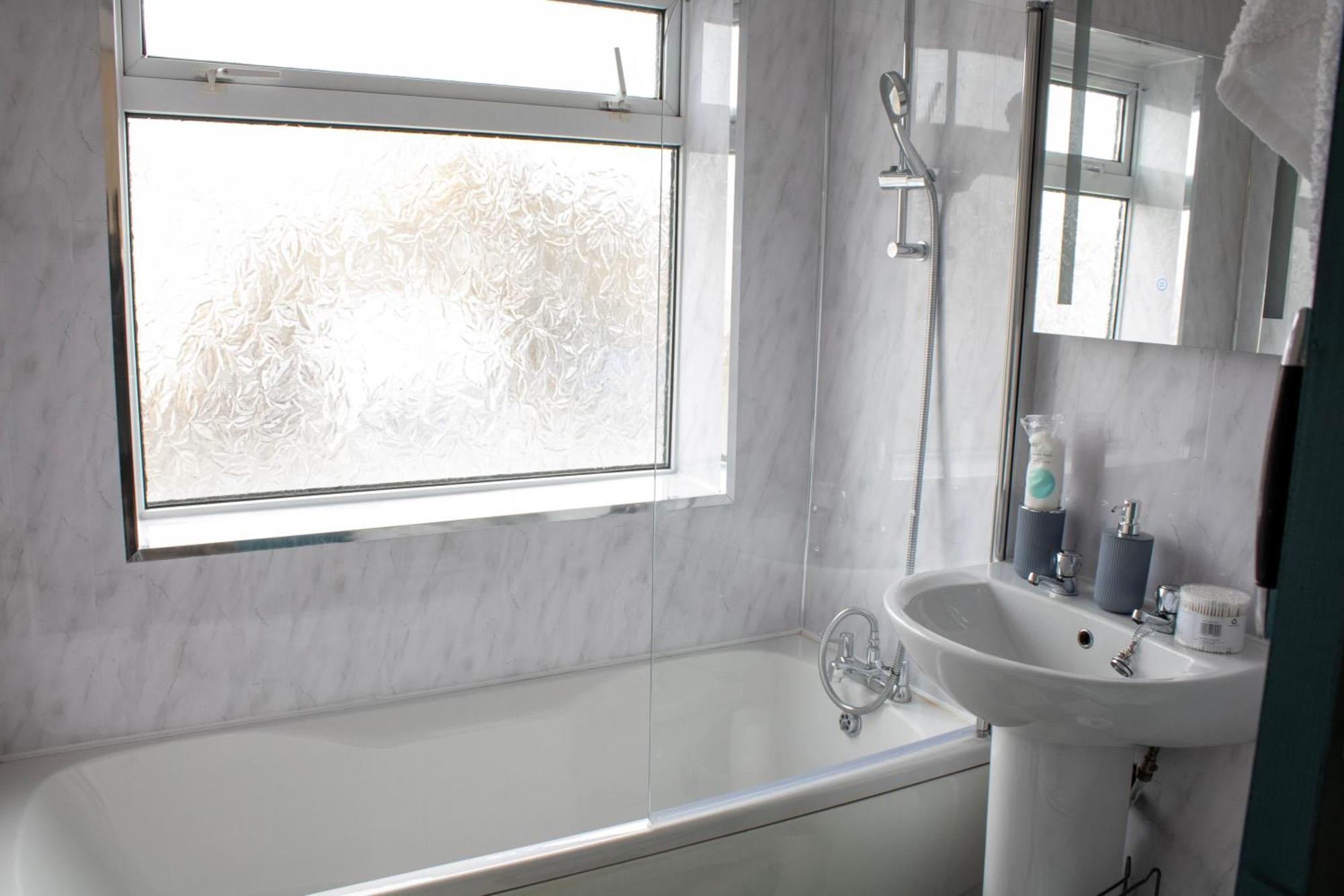 Harvard House, Stylish 3 Bedroom House In Solihull 5 Mins To The Nec, Bhx ,Jlr With Free Parking Birmingham Exterior photo
